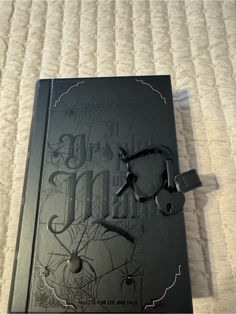 PLouise limited Droplet of Magic Makeup Palette
